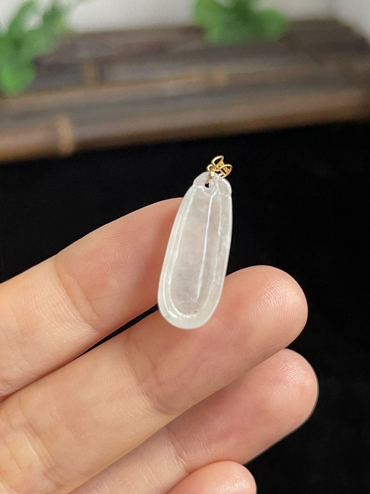 翡翠吊坠，印记：G18K