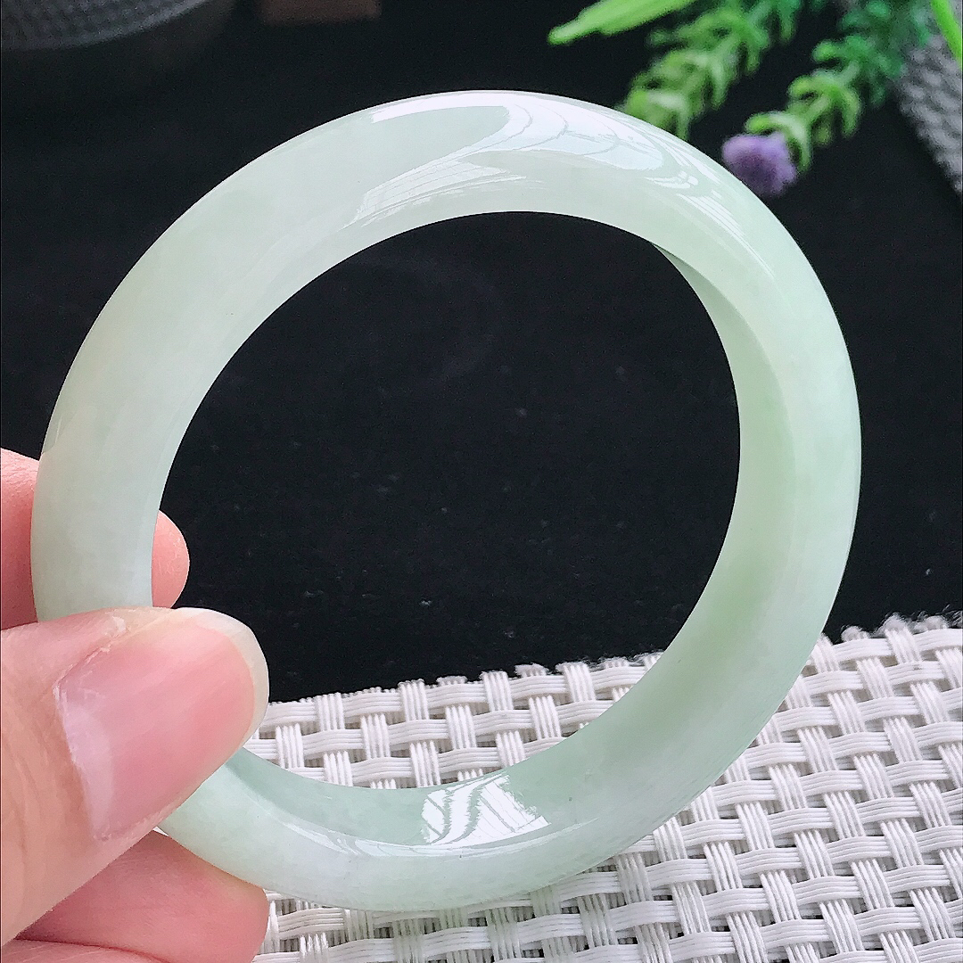 实拍A货翡翠55/12.3/8.5老坑秀气冰润冰晴绿手镯玉镯手环