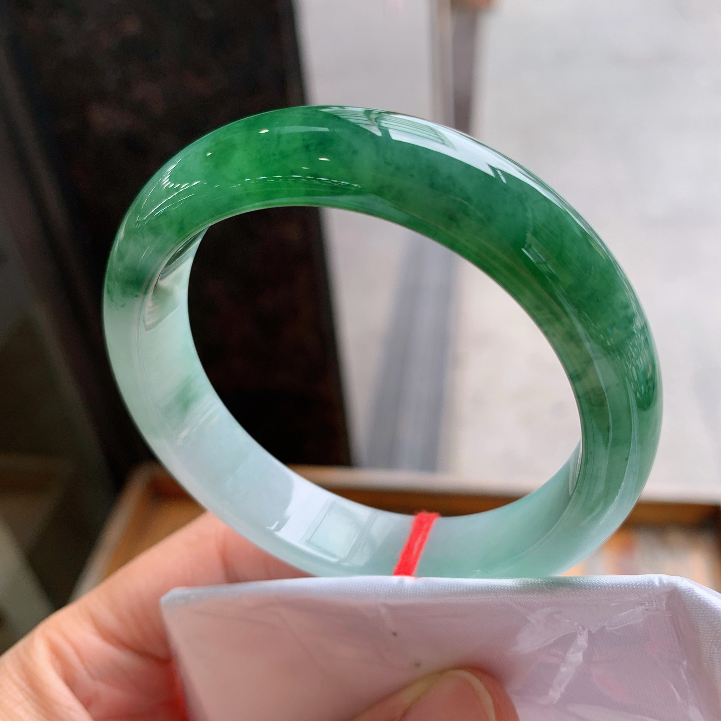 正圈冰飘花 无瑕 尺寸：56.2/13/8.2  细腻