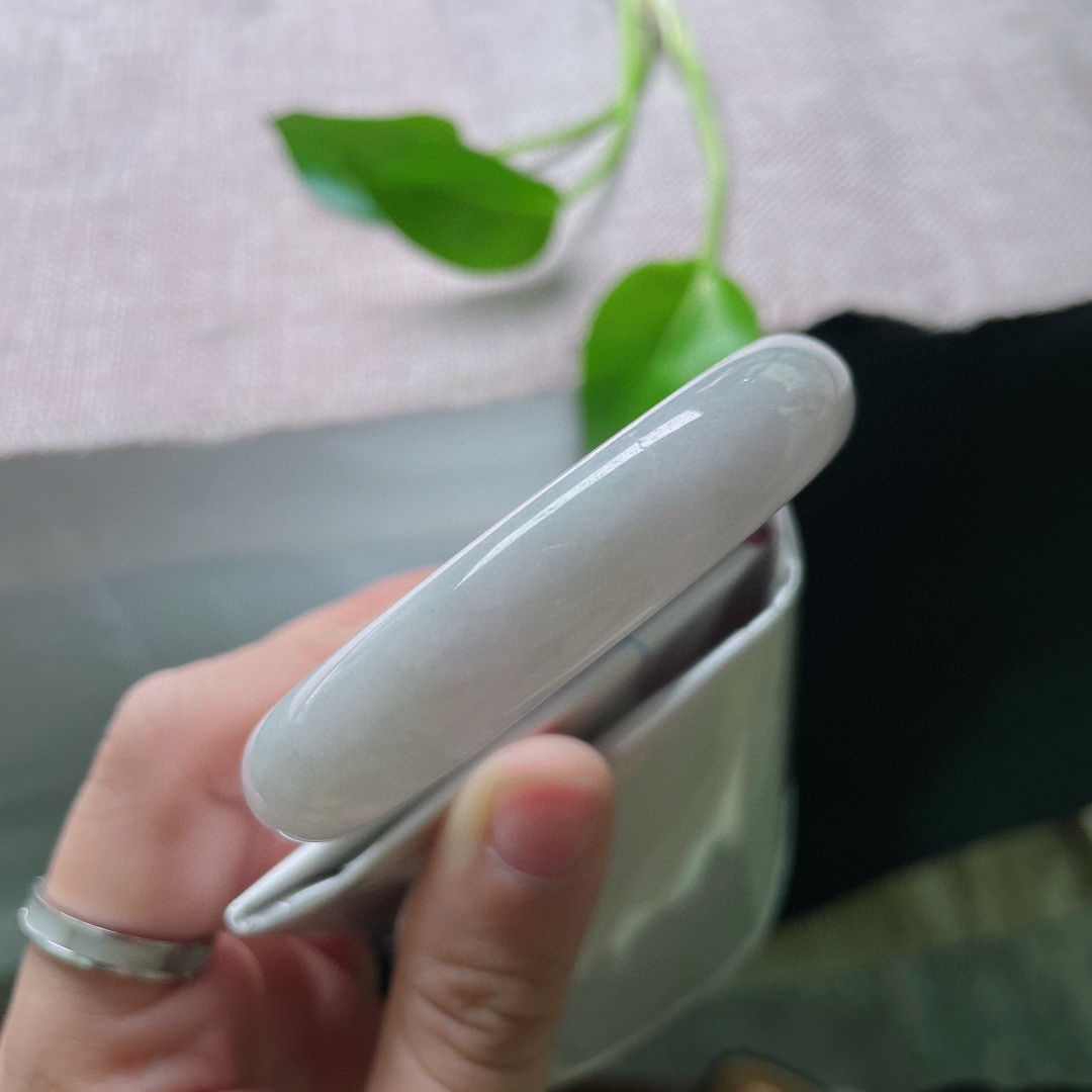 54.2（48.7）/12/6.5。淡绿底贵妃，微微泛紫，细润干净，清雅，棉线