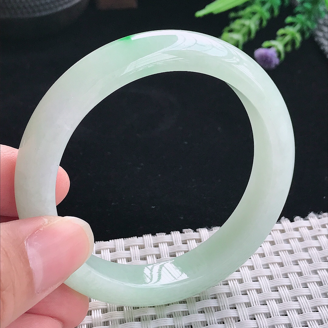 实拍A货翡翠55/12.3/8.5老坑秀气冰润冰晴绿手镯玉镯手环