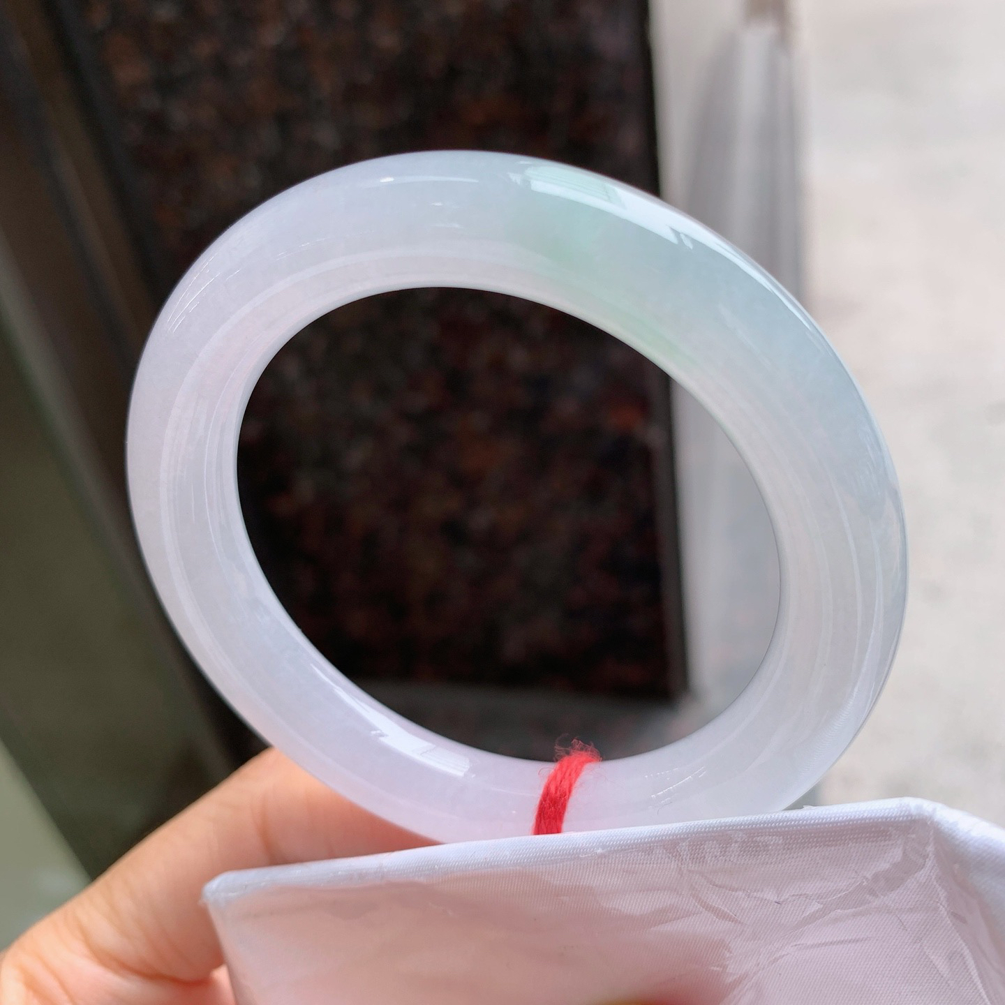 圆条冰飘绿 无瑕 尺寸：52/9.8  冰润