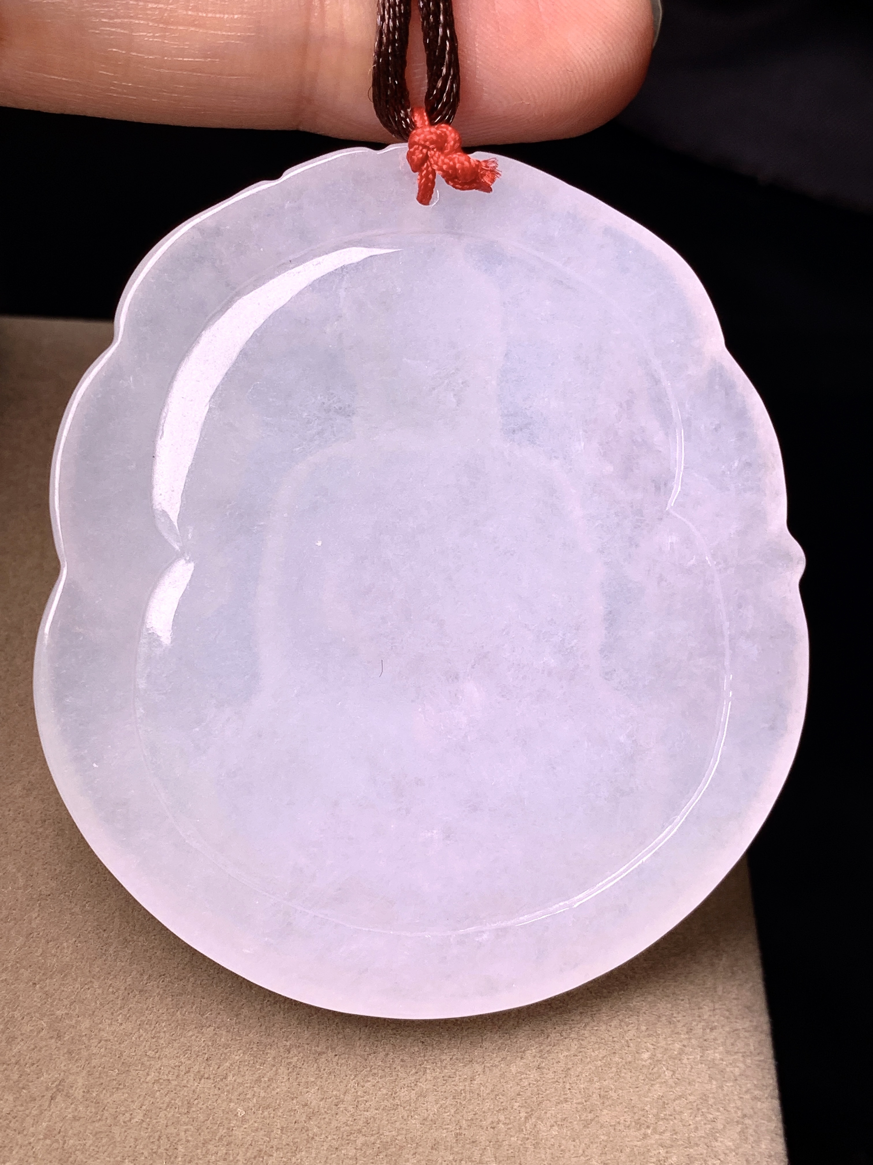 冰种大日如来吊坠 玉质细腻 色泽艳丽清新 水润亮眼 整体尺寸65*49.6*6b2