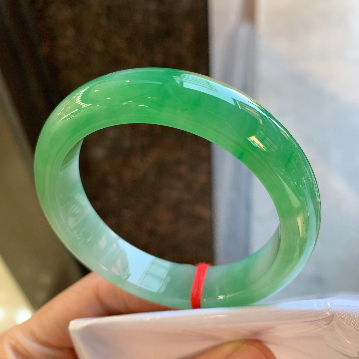 正圈飘绿 无瑕 尺寸：53.8/12.9/8.6 细腻