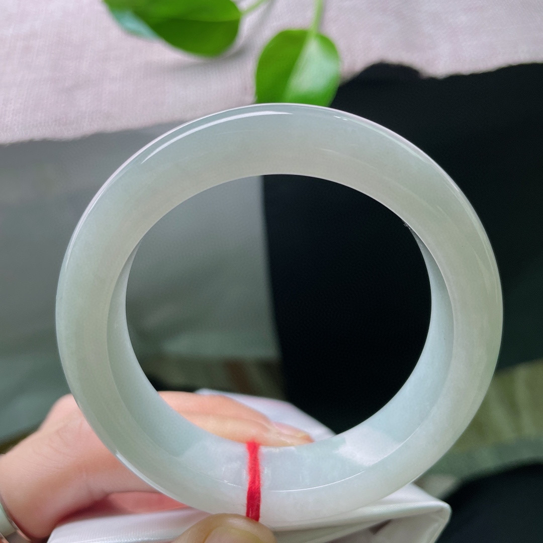 54.8/14.4/9.6绿底正圈，宽版，厚庄饱满，细腻，贵气，皮纹