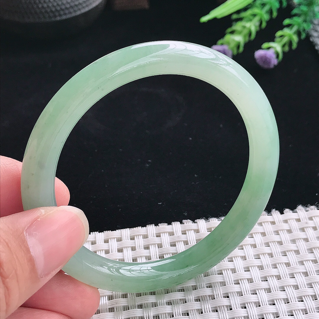 实拍A货翡翠56/8.5老坑冰润起胶满绿圆条手镯翡翠玉镯手环