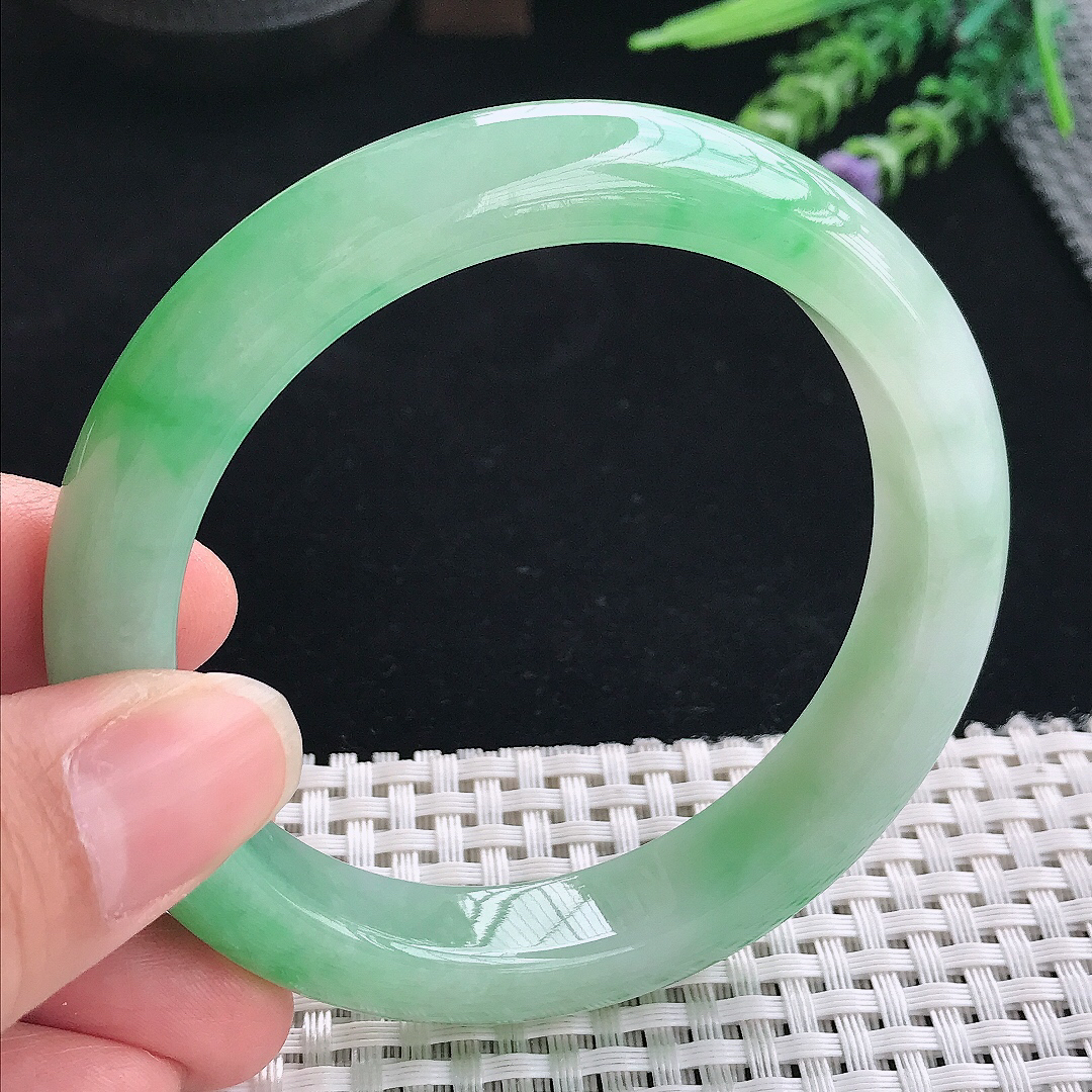 实拍A货翡翠59.5/12.3/9.1老坑精美冰润飘阳绿手镯翡翠玉镯手环