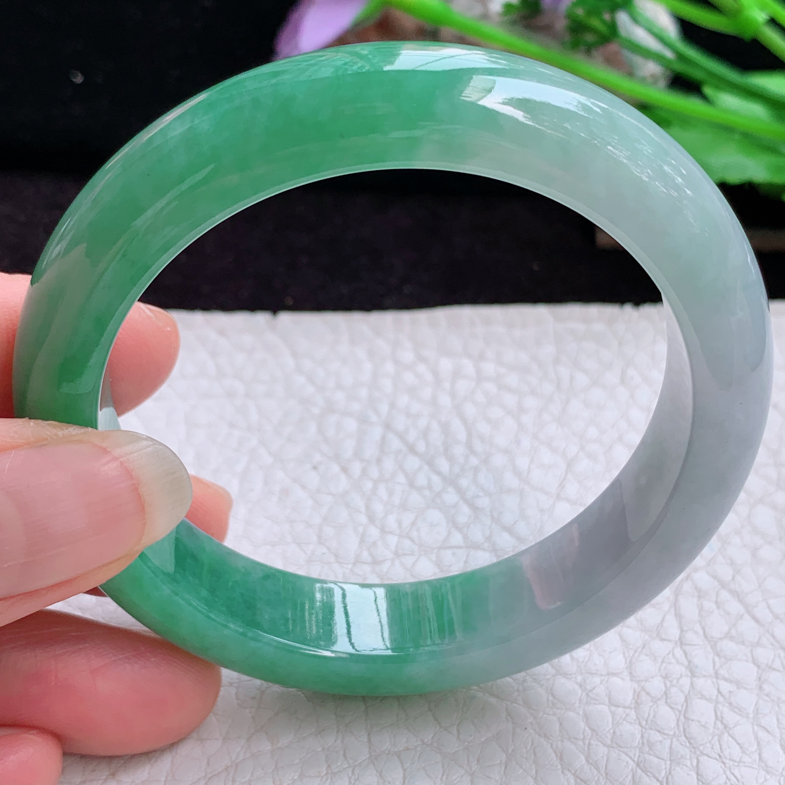 pj实拍54*12.3*8.5招财镯 天然缅甸翡翠手镯胶感辣绿半山水正圈玉镯子