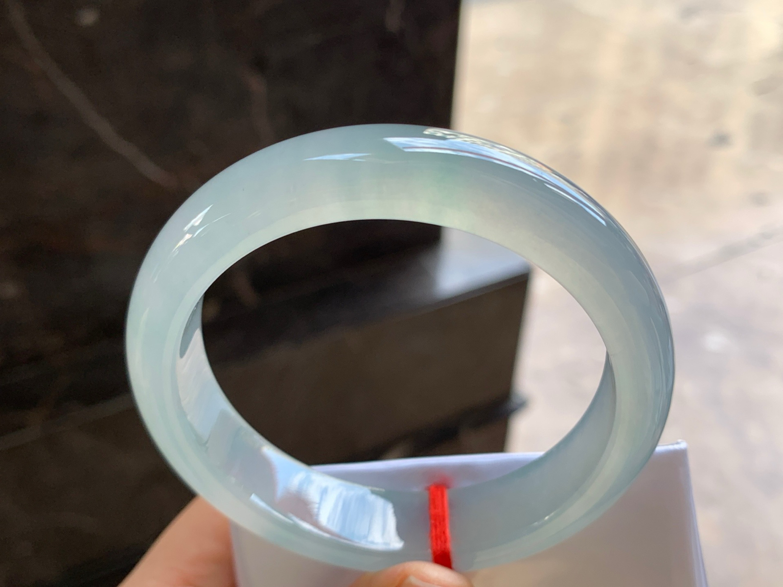 58.5-14.1-9.2

冰种手镯^_^透亮 荧光十足