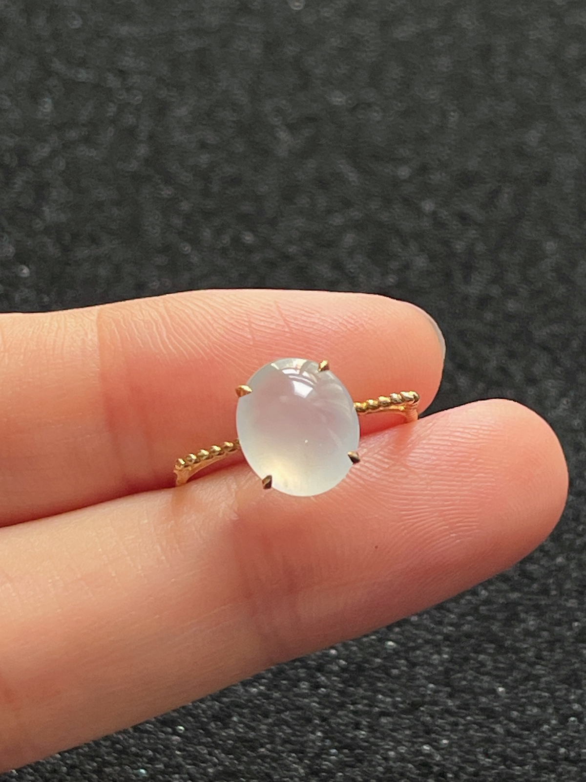 18k金翡翠白色戒指