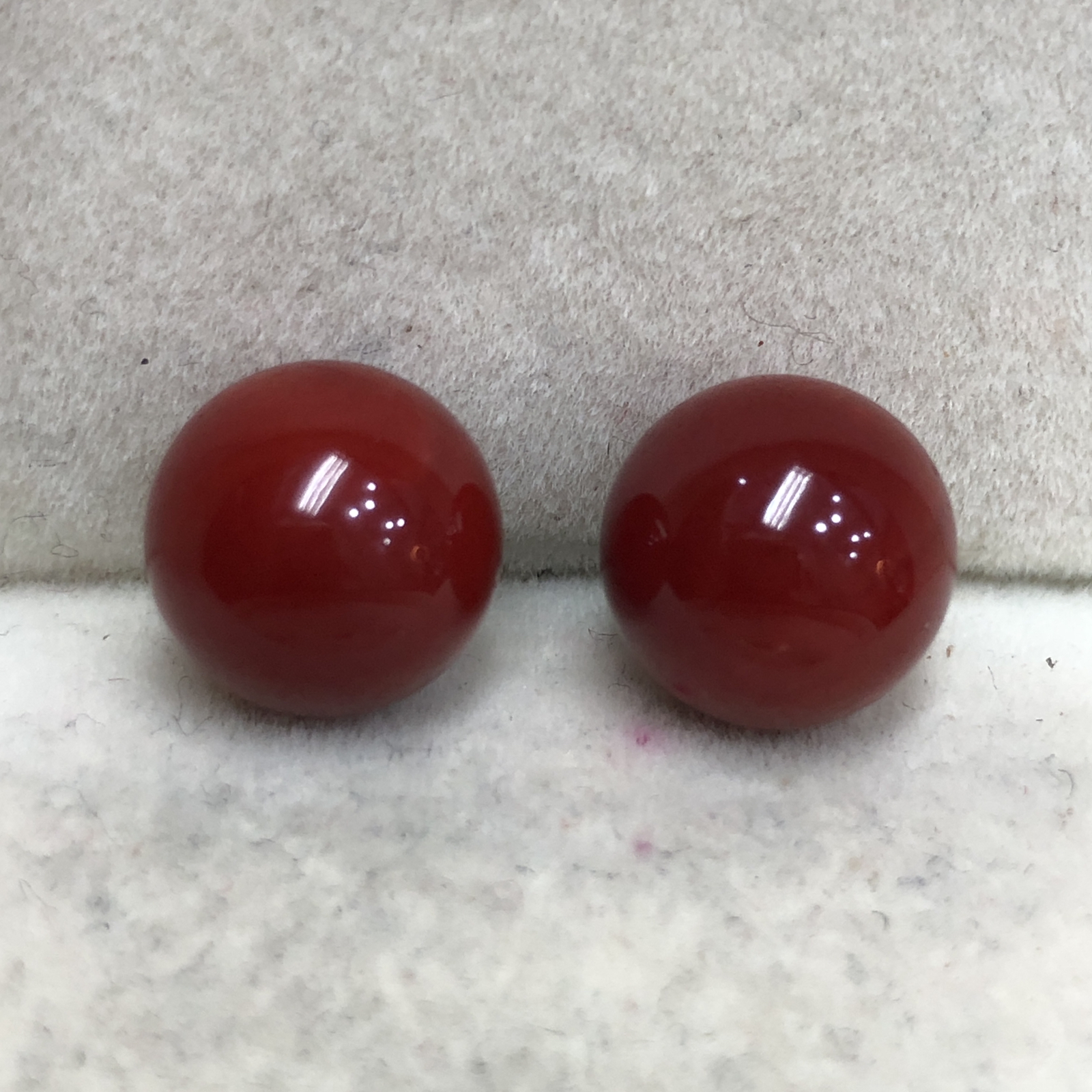 【天然日本阿卡牛血红珊瑚10mm大圆珠对珠】天然无添加无优化，阿卡牛血红颜色，光泽柔润透亮，直径约为