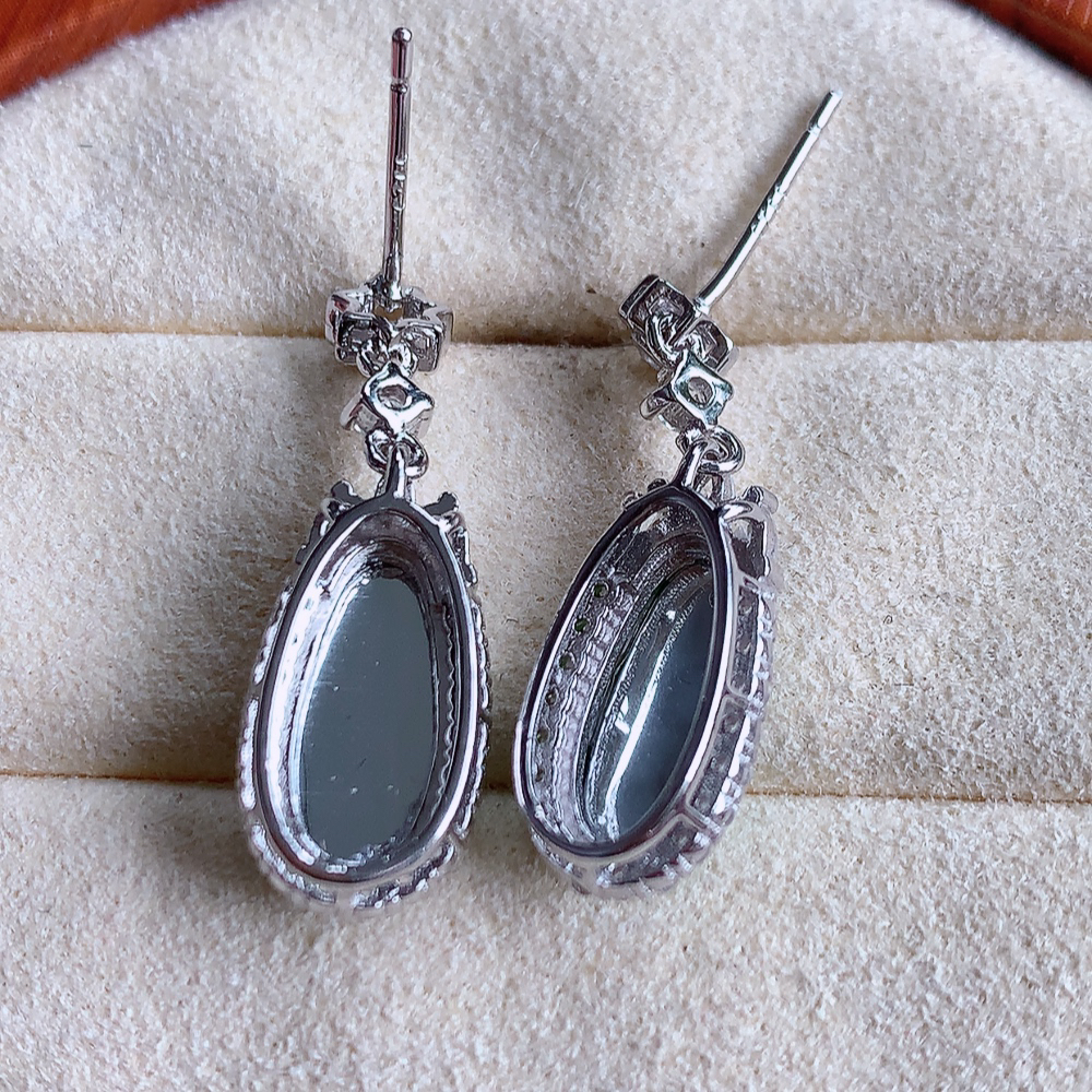 925银镶冰润满绿葫芦翡翠吊坠  寓意“福禄双全，加官进爵，财源滚滚” 莹润通透，抱满大气  清新脱俗    W481.25 取一整体 尺寸：17.2-9-6mm   裸石尺寸：13-6.6mm