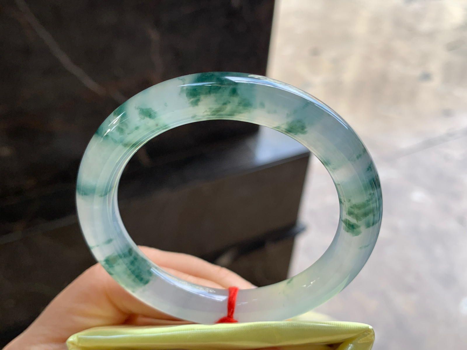 53-9.9

冰蓝花圆条手镯^_^飘花浓郁