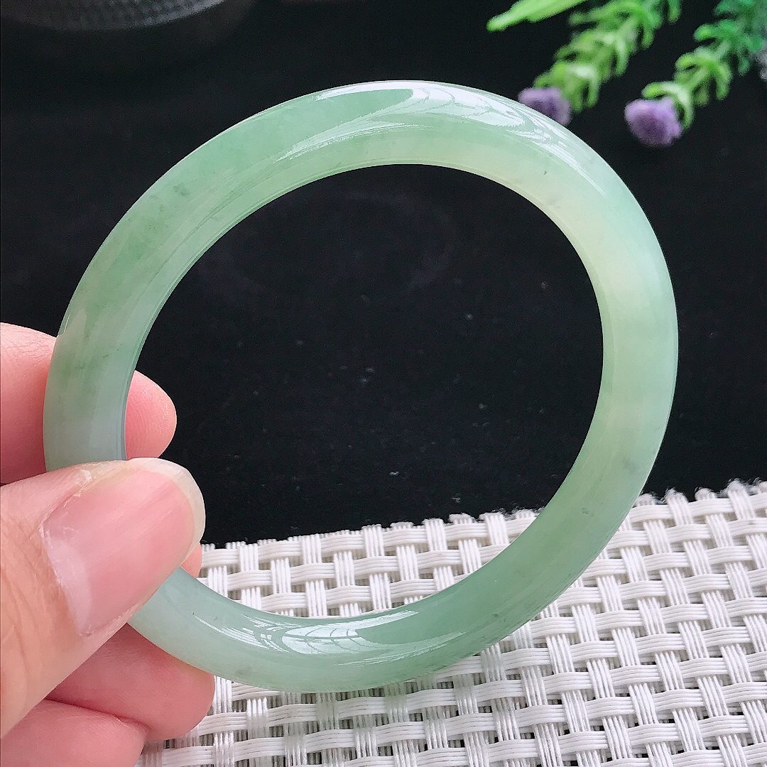 实拍A货翡翠56/8.5老坑冰润起胶满绿圆条手镯翡翠玉镯手环
