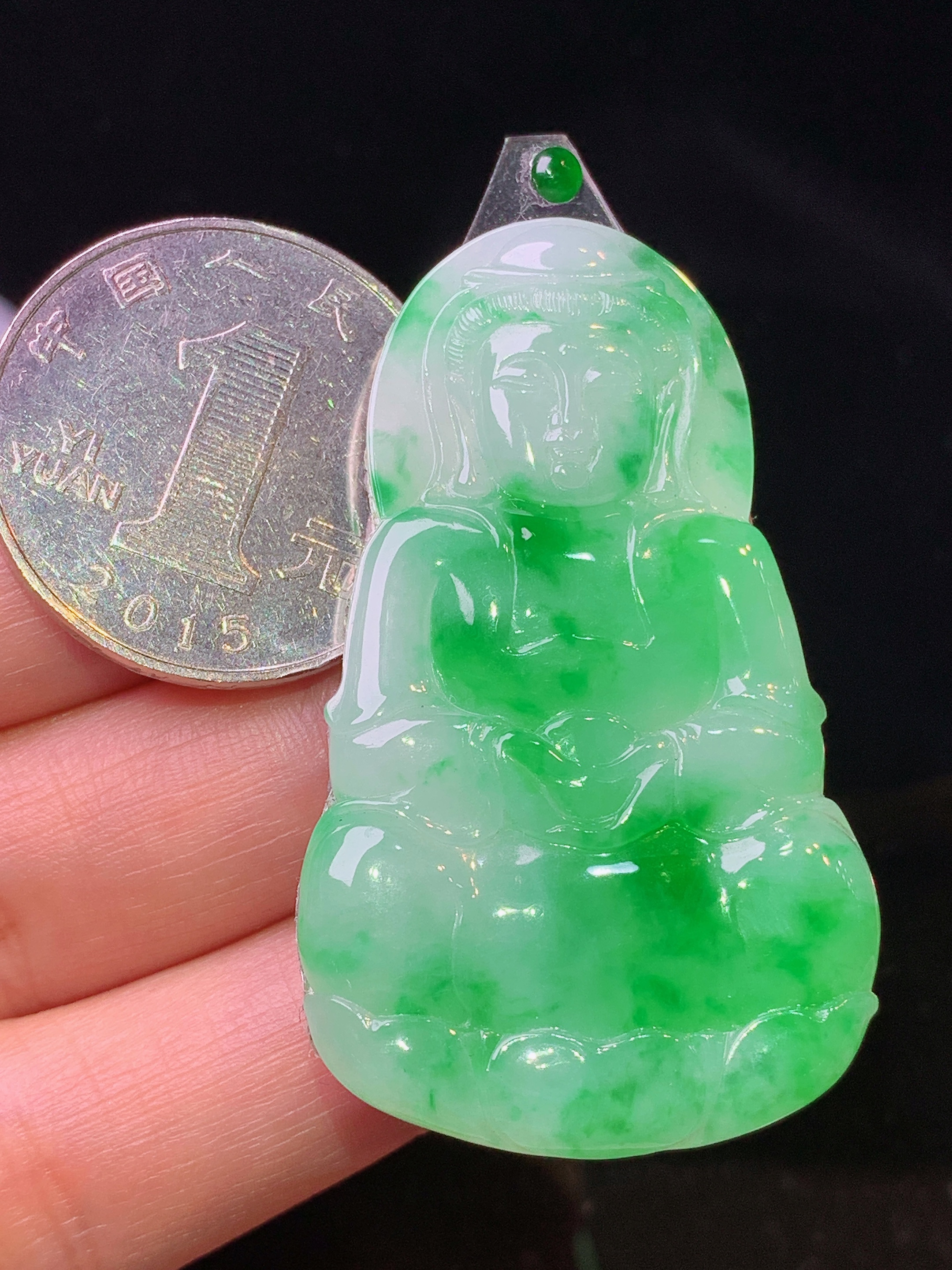 镶嵌款 翠绿观音吊坠 玉质细腻 色泽艳丽清新 水润亮眼 整体尺寸47.5*28.3*3.8*2x