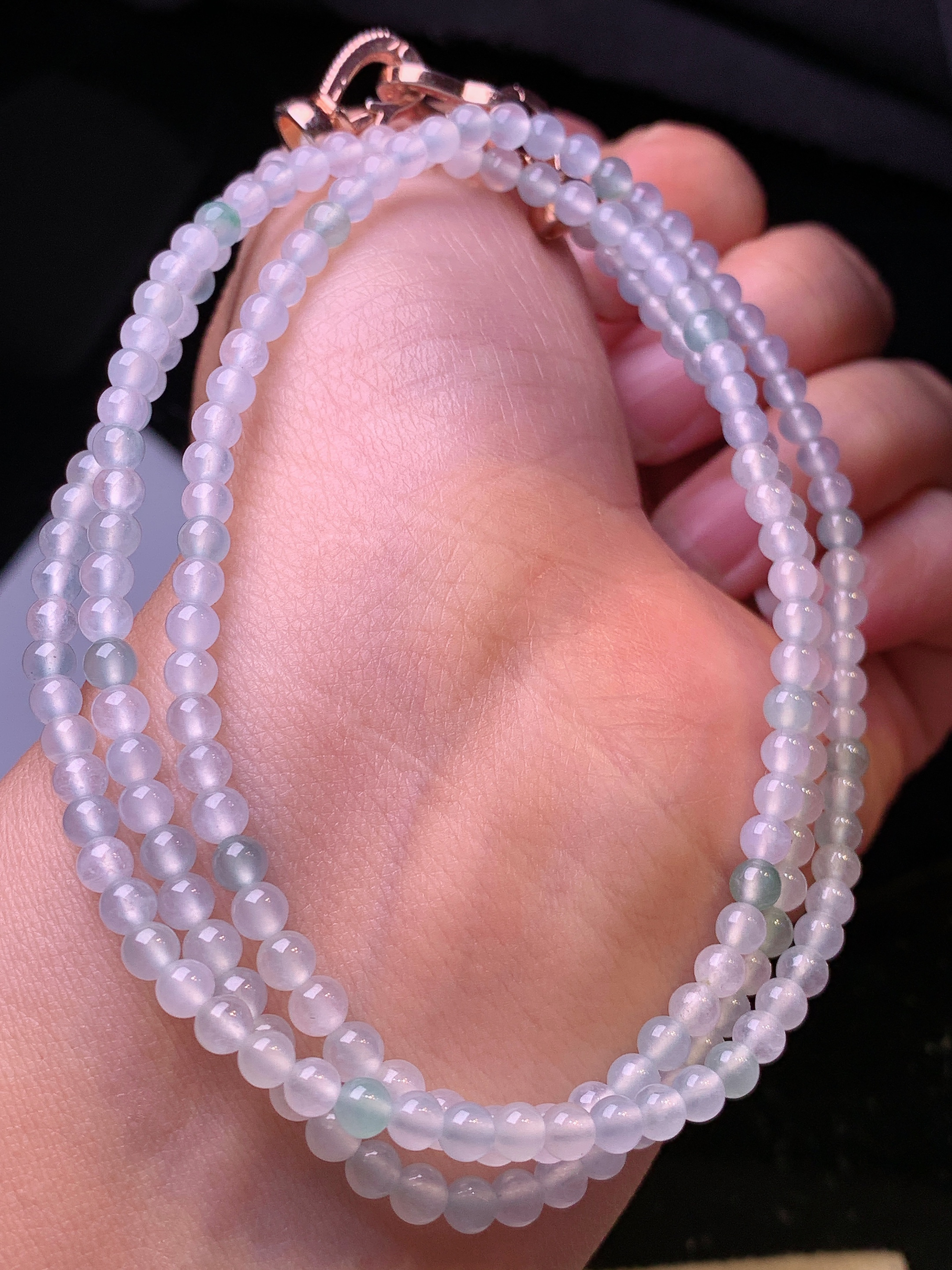 冰种圆珠项链 玉质细腻 色泽艳丽清新 水润亮眼 整体尺寸3.8*2x