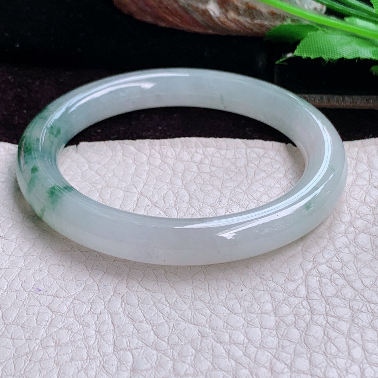 xc小圈口53.3*9招财镯 天然缅甸翡翠手镯冰飘花圆条玉镯子 叮当镯