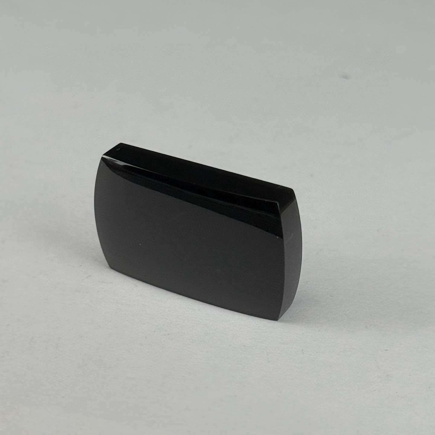 精品墨翠大马鞍裸石无事牌 种好色正 黑度极好 打灯通透 油性十足  尺寸28.7