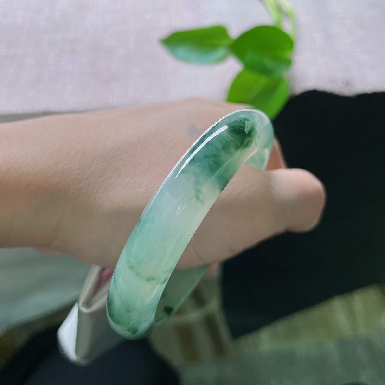 54.3/11.6/8.3冰飘花正圈，水润细腻，种老水足，婉间风华，贵气，无纹裂