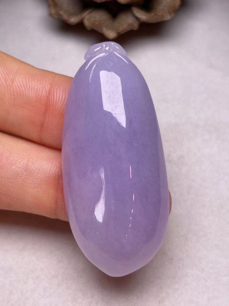 冰糯种淡紫罗兰【福瓜】吊坠、种水好，玉质细腻 ，卖相好‘