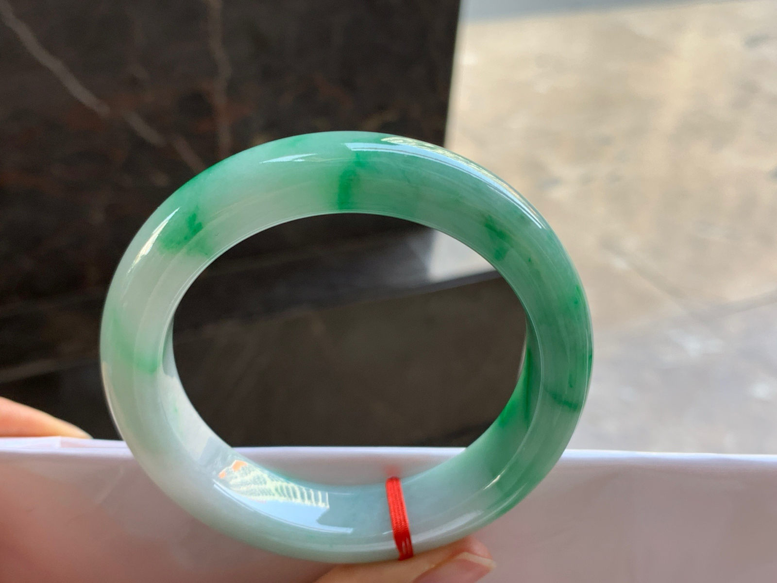 55-14-9.5

浓绿色手镯^_^鲜艳