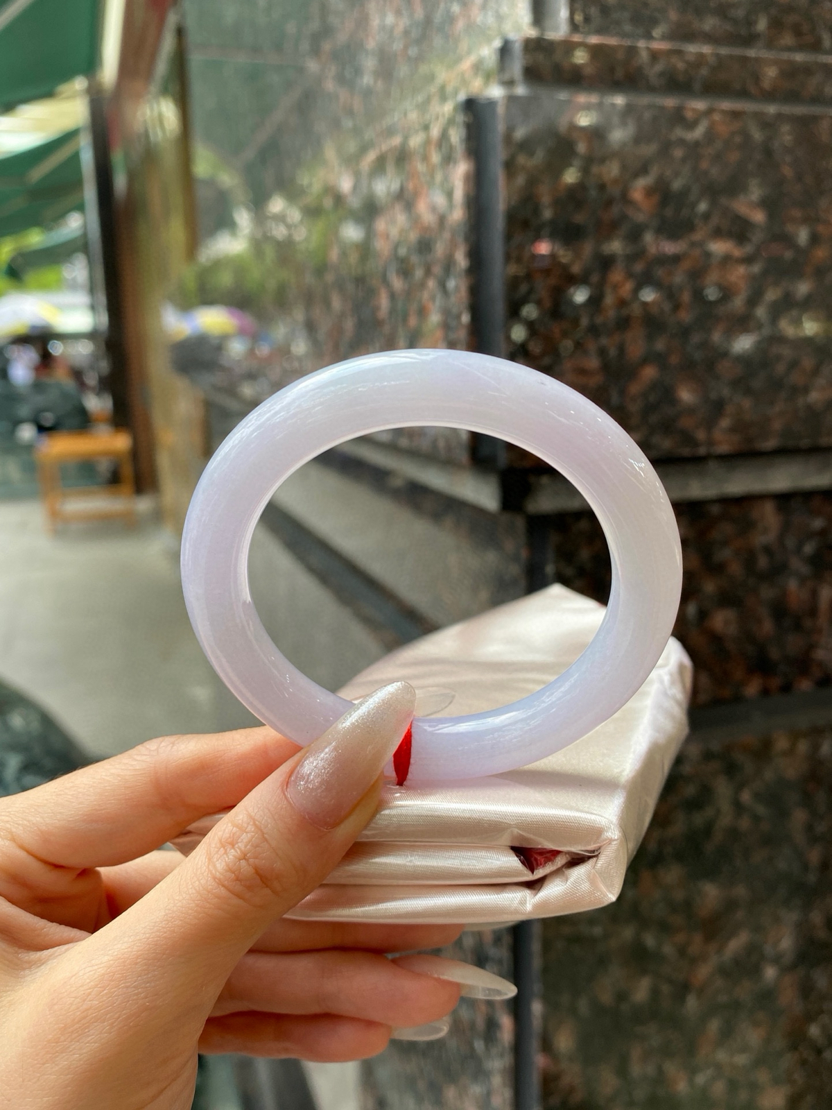 【紫罗兰圆条手镯】
尺寸：55.4-10.5-9.5
自然光无滤镜，原图直出