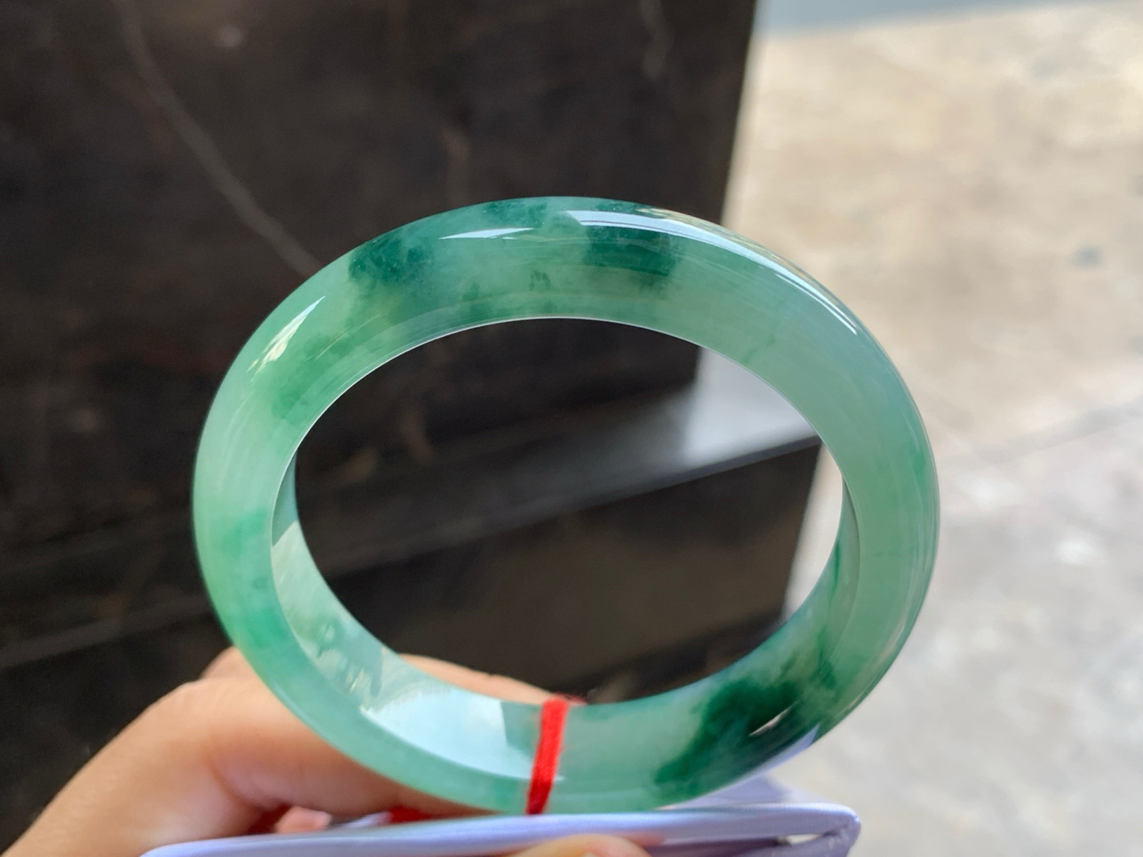 55-12.6-8.2

绿色手镯^_^玉质温润 鲜艳