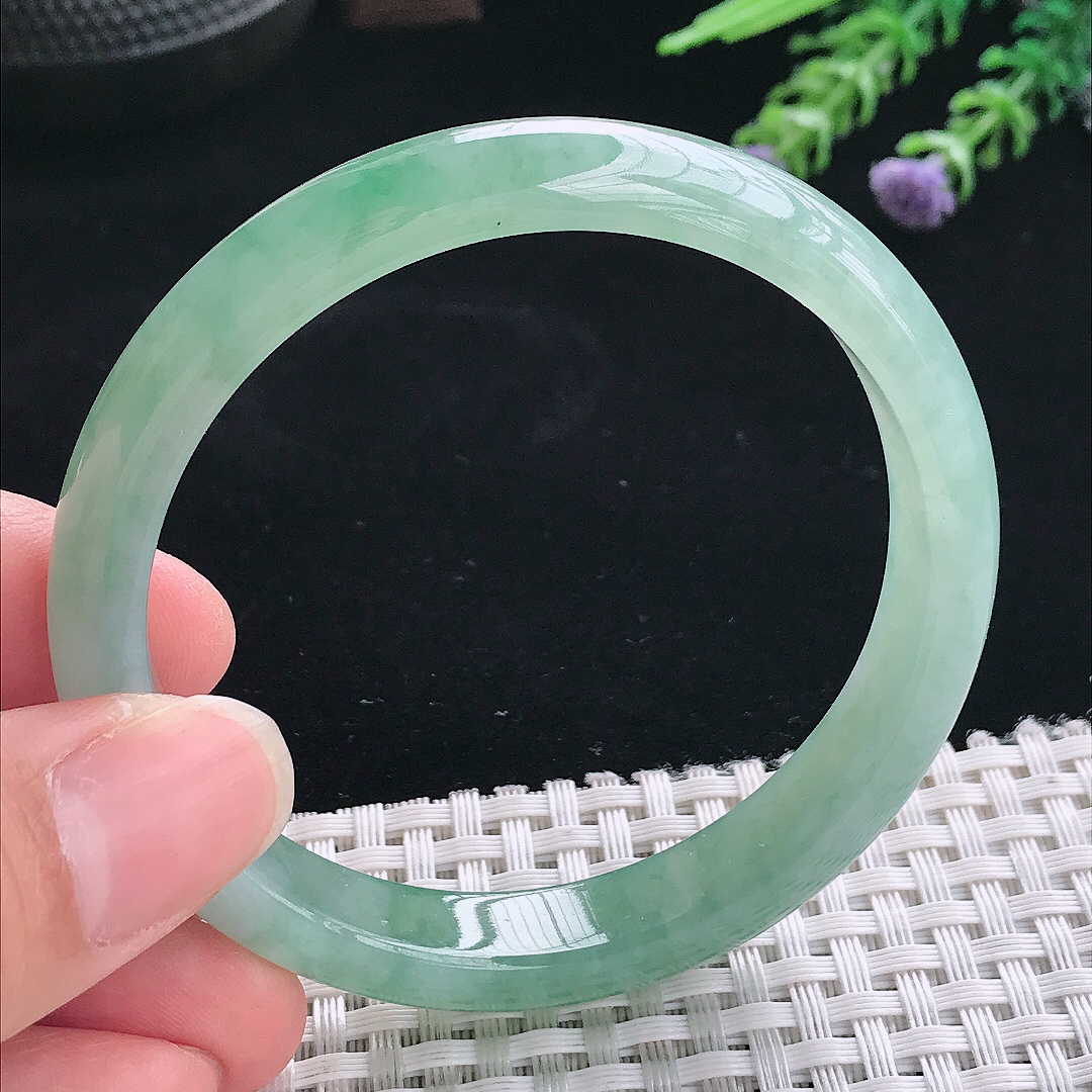 实拍A货翡翠56.5/10.7/6.8老坑冰胶水灵冰晴绿手镯翡翠玉镯手环