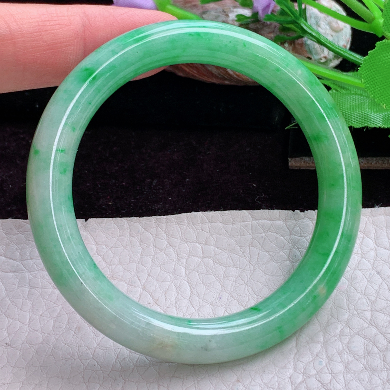 xc小圈口52*9.2*9美人镯 天然缅甸翡翠手镯飘阳绿圆条正圈玉镯子