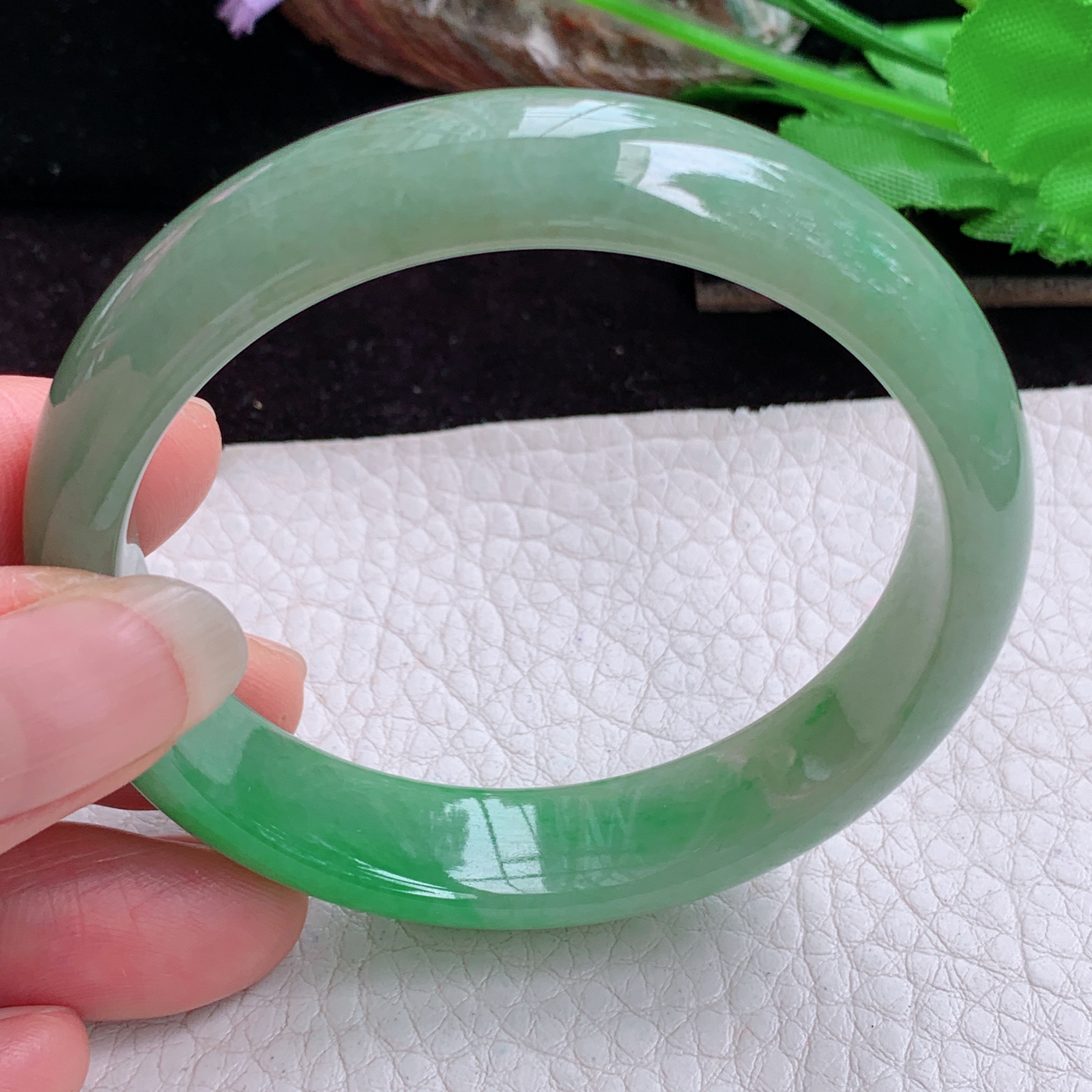 h实拍54*12.5*7平安镯 特色天然缅甸翡翠手镯辣绿正圈玉镯子