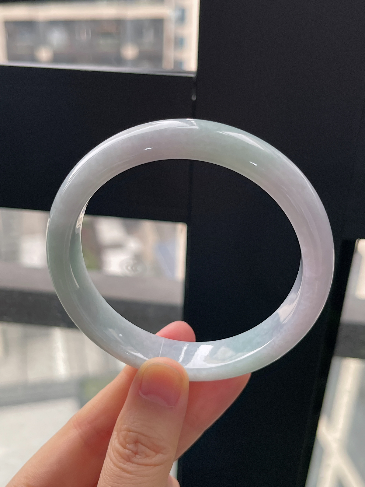 正圈59圈口，翡翠糯化种淡春彩手镯