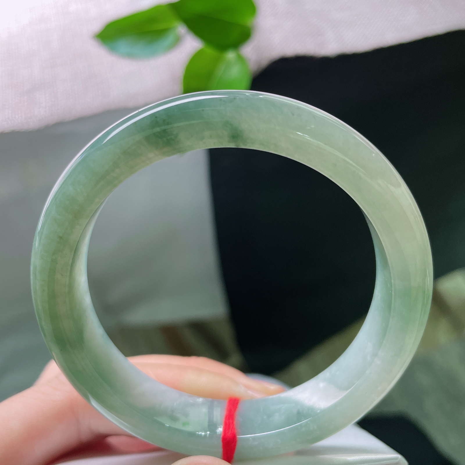 57.7/12.6/8.3，油青正圈，油润透亮，种老，一点皮纹可以忽略