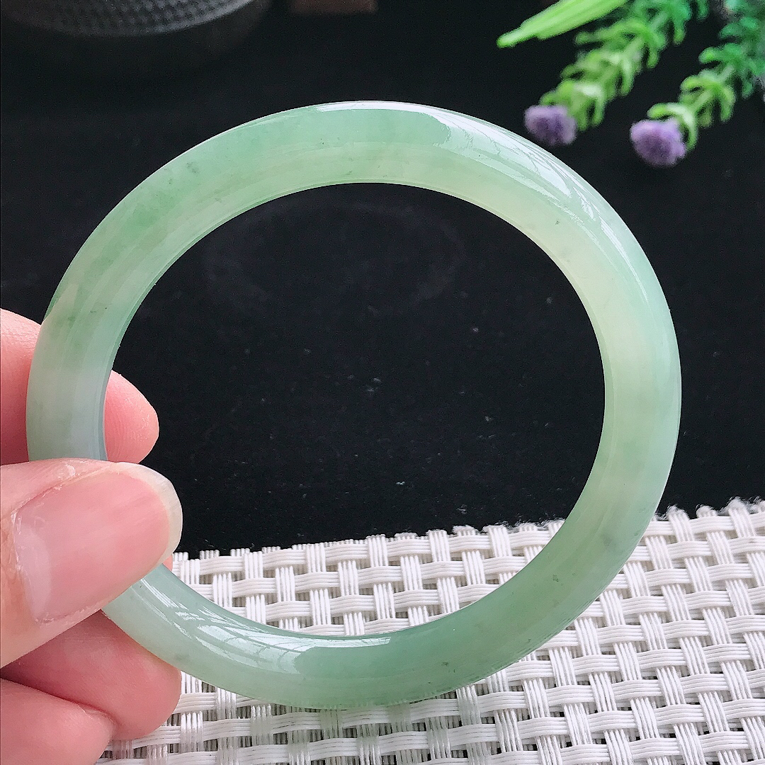 实拍A货翡翠56/8.5老坑冰润起胶满绿圆条手镯翡翠玉镯手环