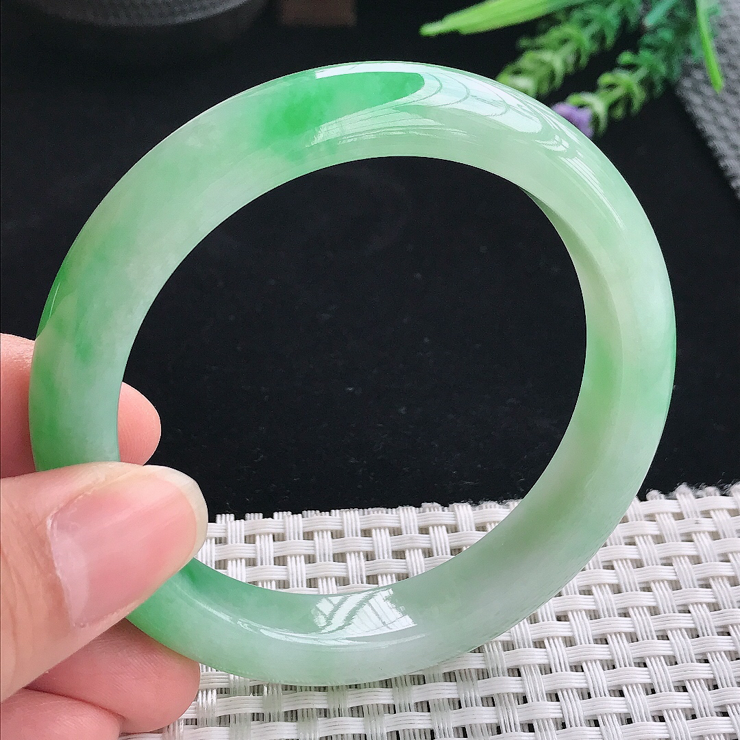 实拍A货翡翠59.5/12.3/9.1老坑精美冰润飘阳绿手镯翡翠玉镯手环