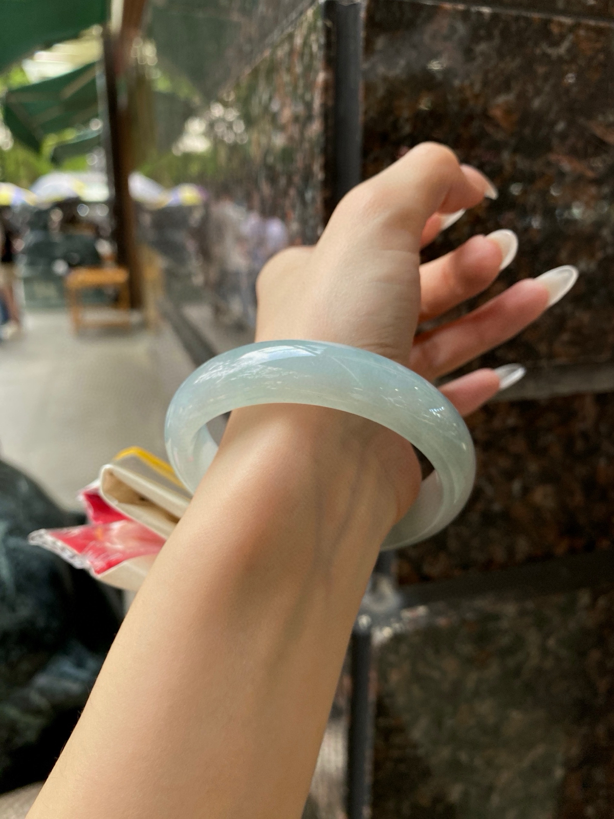 【蓝底宽版手镯】
尺寸：58.8-15.6-8
自然光无滤镜，原图直出