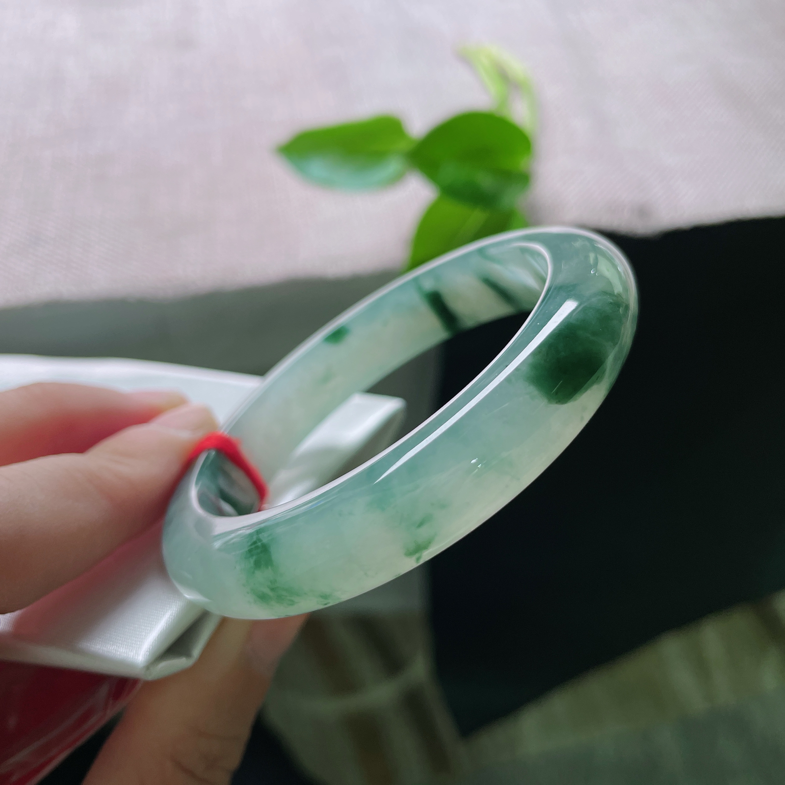 54.3/11.6/8.3冰飘花正圈，水润细腻，种老水足，婉间风华，贵气，无纹裂