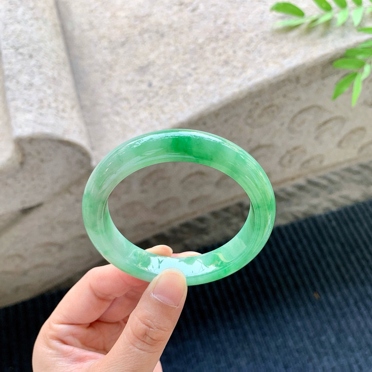 54.2/11.9/8.5飘绿，水润，种老，细腻，无裂纹！