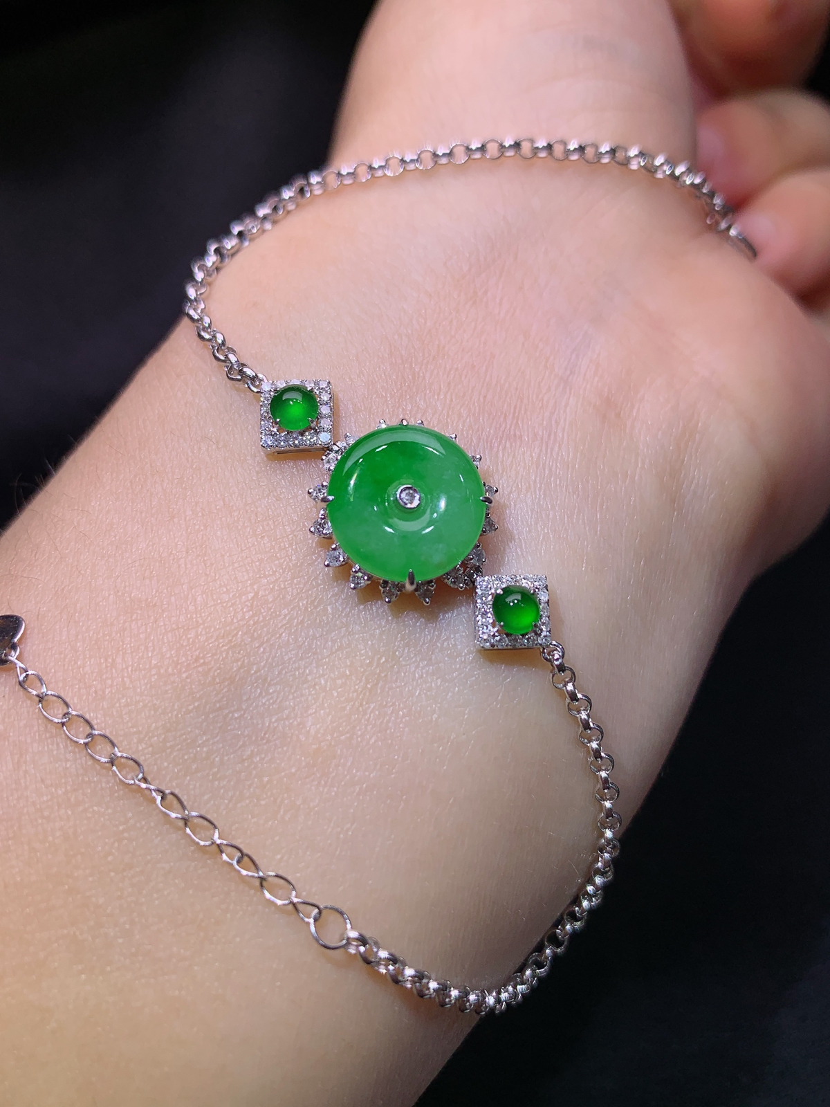 阳绿平安扣手链，18k金镶嵌，简约时尚，冰润色阳，种水足，Yh1 尺寸10.8*3