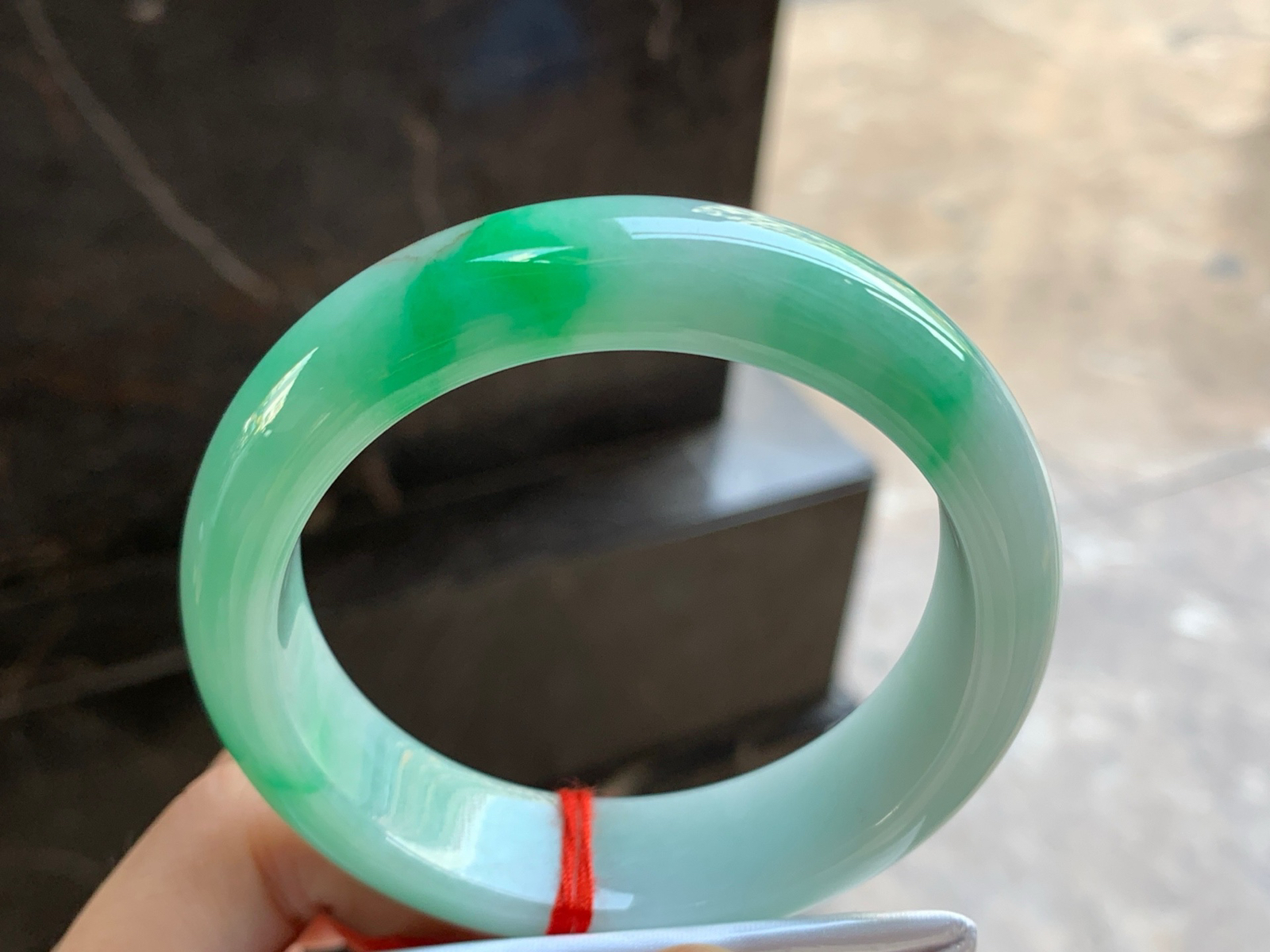 58.5-16.2-9

带色宽版手镯^_^颜色鲜艳