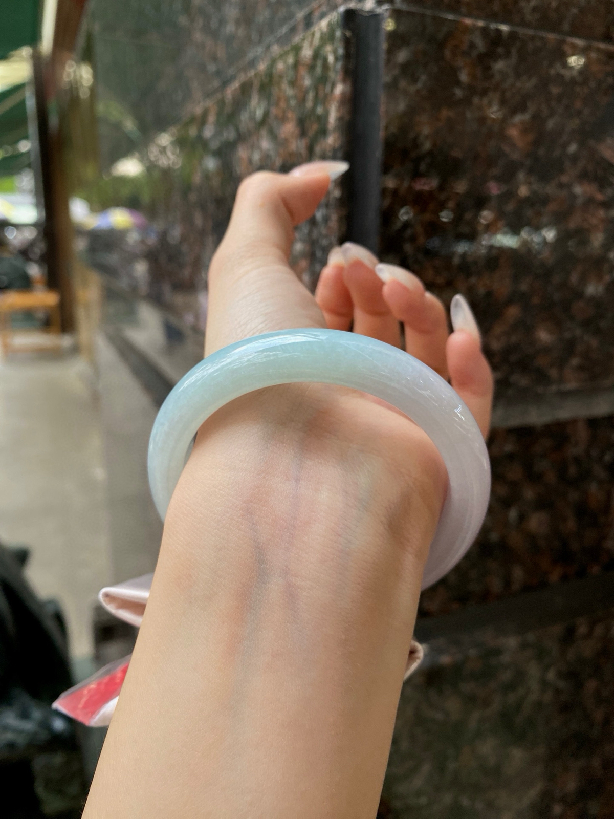 【淡春彩手镯】
尺寸：57.3-12.4-8.6
自然光无滤镜，原图直出