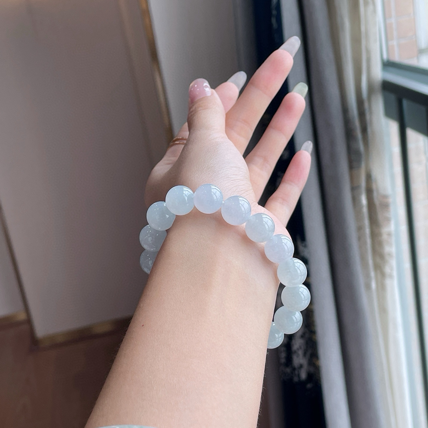 冰块浅色手串 
尺寸：12/17颗