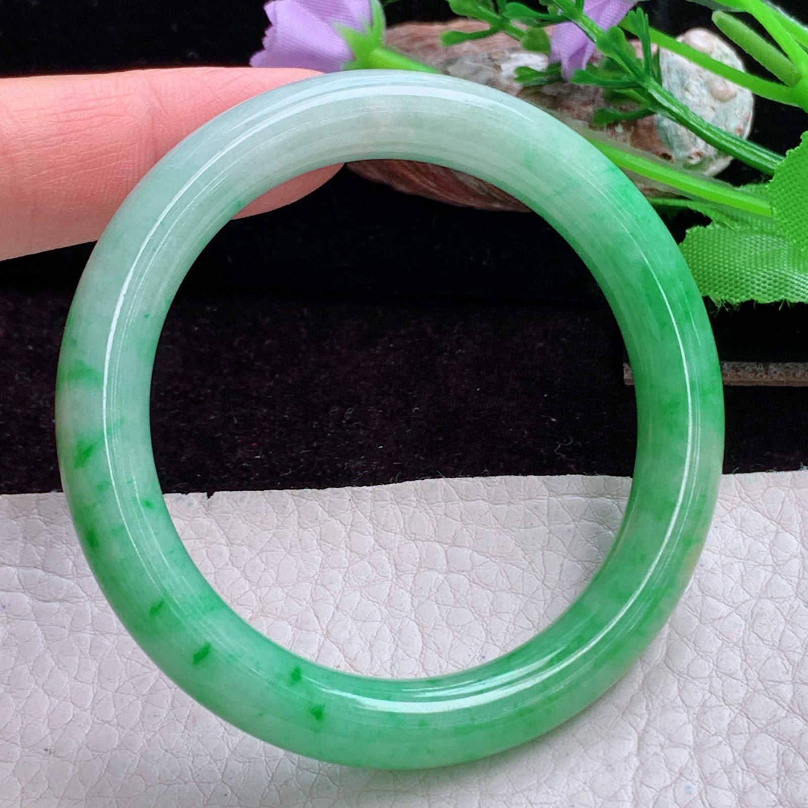 xc小圈口52*9.2*9美人镯 天然缅甸翡翠手镯飘阳绿圆条正圈玉镯子