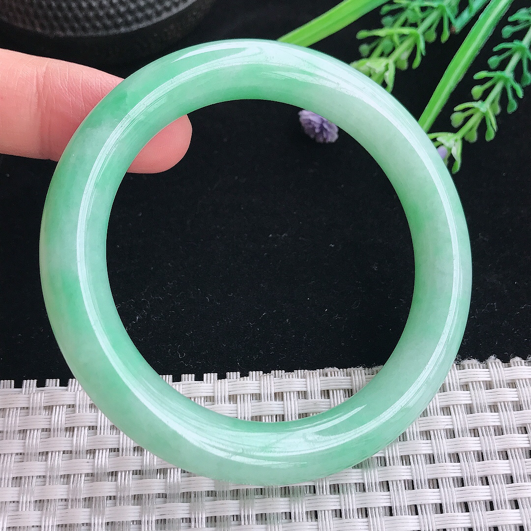 实拍A货翡翠54.8/10.2/9.8老坑精美温润苹果绿圆条手镯翡翠玉镯手环