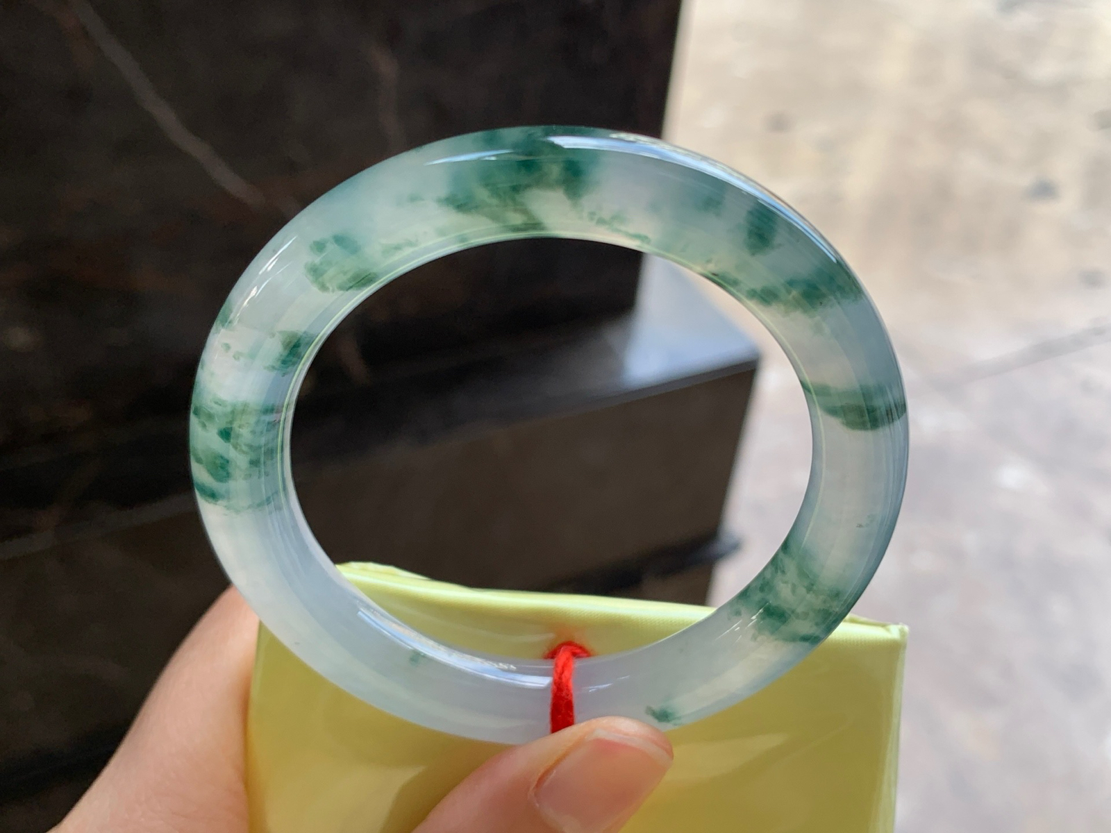 53-9.9

冰蓝花圆条手镯^_^飘花浓郁