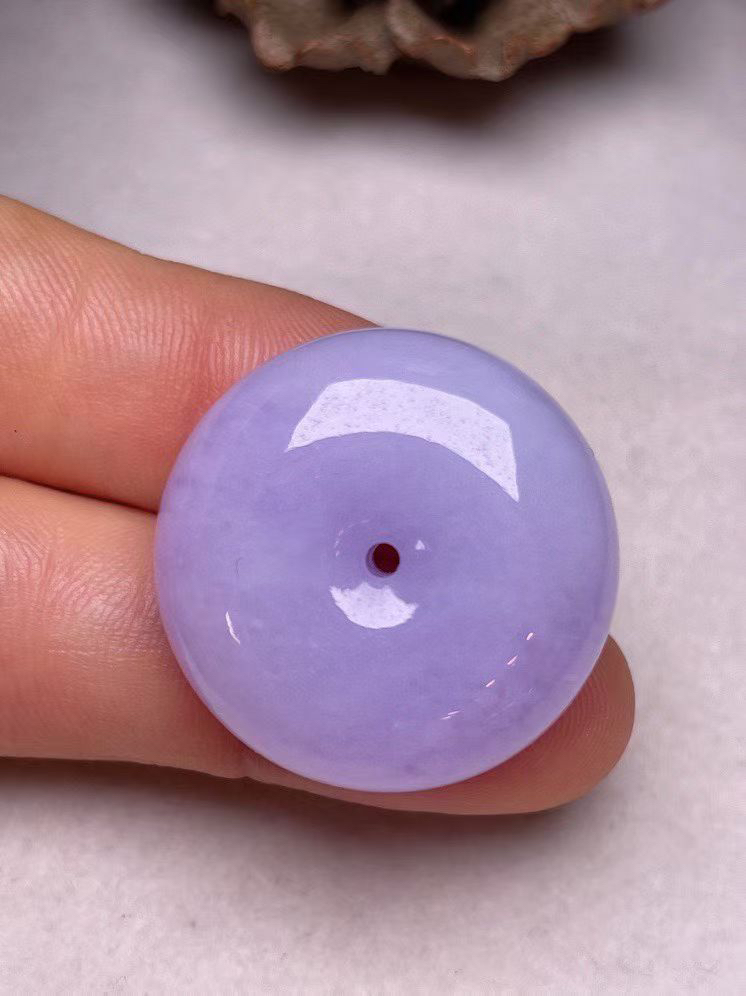 冰糯种紫罗兰【平安扣】吊坠、种水好，玉质细腻 ，卖相好·