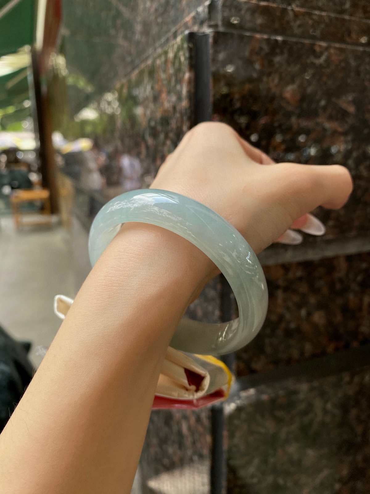 【蓝底宽版手镯】
尺寸：58.8-15.6-8
自然光无滤镜，原图直出