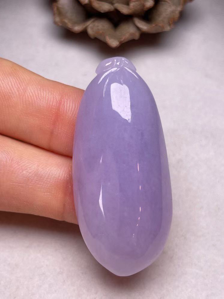 冰糯种淡紫罗兰【福瓜】吊坠、种水好，玉质细腻 ，卖相好‘