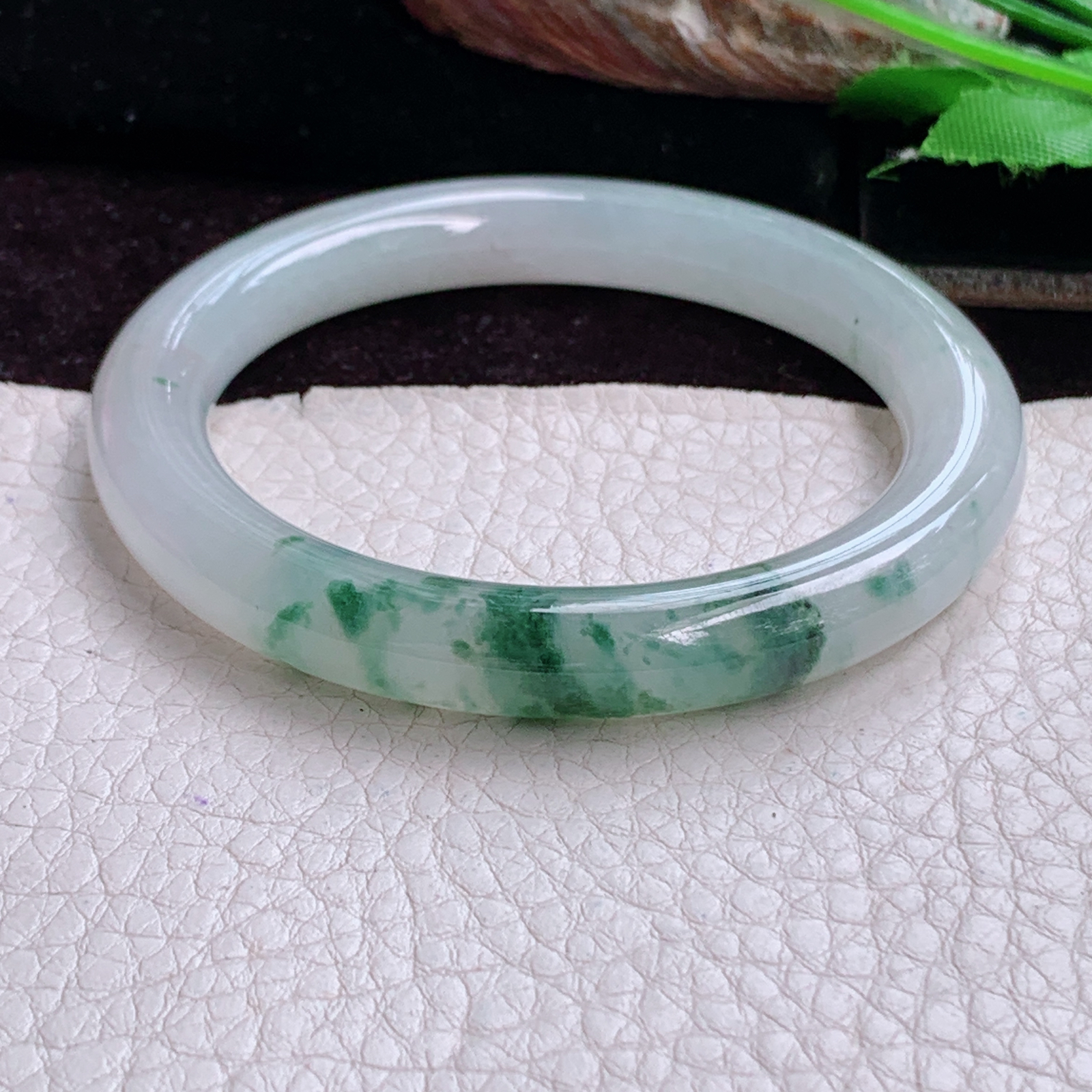 xc小圈口53.3*9招财镯 天然缅甸翡翠手镯冰飘花圆条玉镯子 叮当镯