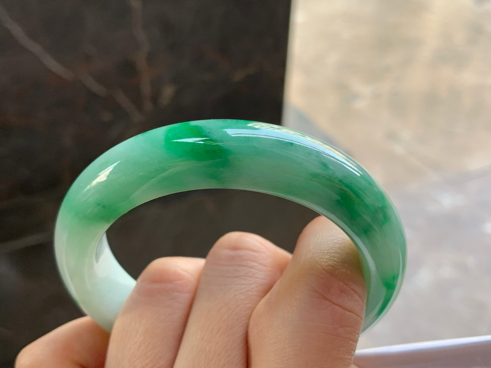 55-14-9.5

浓绿色手镯^_^鲜艳