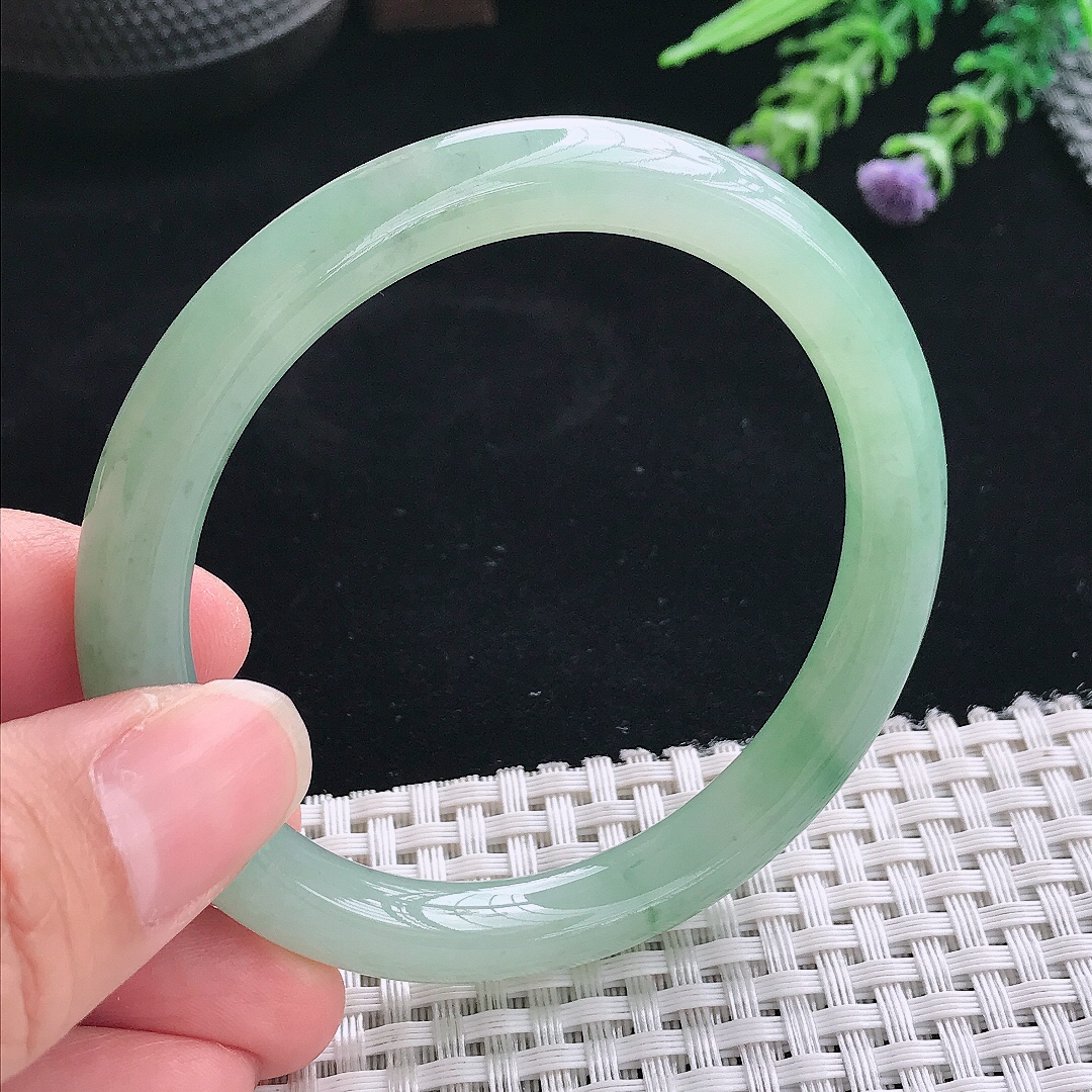 实拍A货翡翠56/8.5老坑冰润起胶满绿圆条手镯翡翠玉镯手环